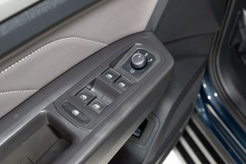 Used 2023 Volkswagen Atlas SEL Premium image 10