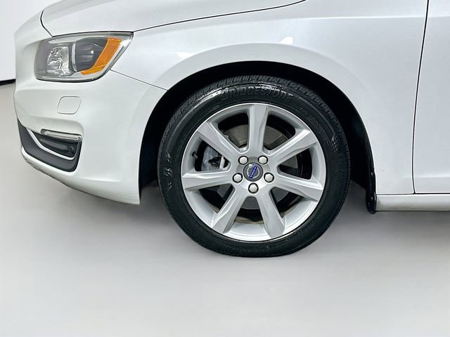 Used 2016 Volvo V60 T5 Platinum image 33
