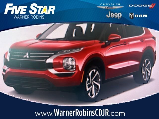 Used 2022 Mitsubishi Outlander SE image 1