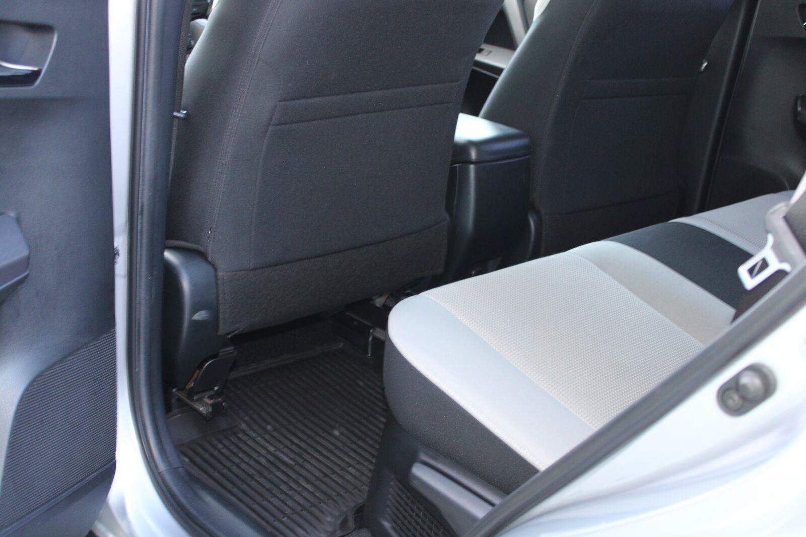 Used 2018 Toyota RAV4 XLE AWD/4WD image 44