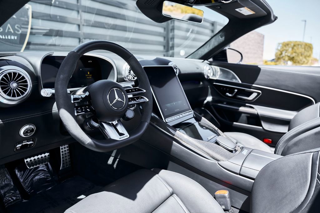 Used 2022 Mercedes-Benz SL 63 AMG 4MATIC w/ AMG Aerodynamic Package image 2