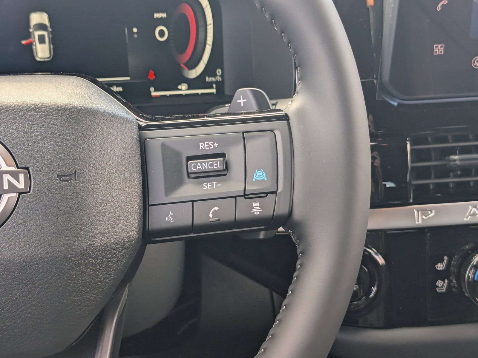 New 2026 Nissan Pathfinder Platinum FWD image 23