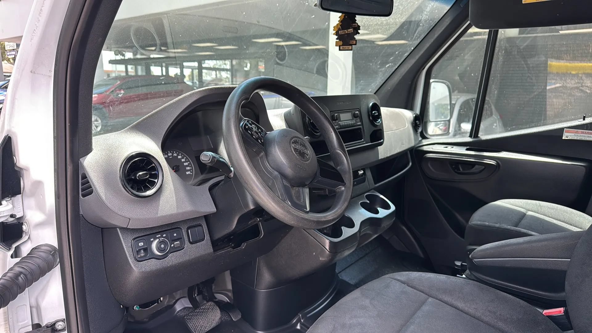 Used 2021 Freightliner Sprinter 2500 RWD image 13