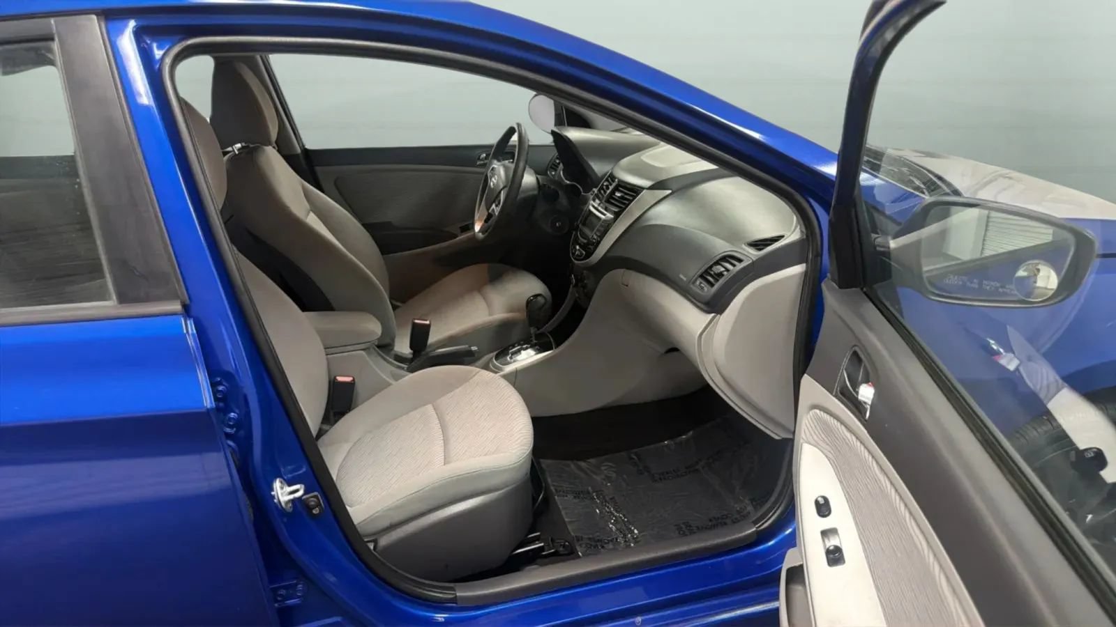 Used 2012 Hyundai Accent GLS w/ Premium Pkg 3 FWD image 20