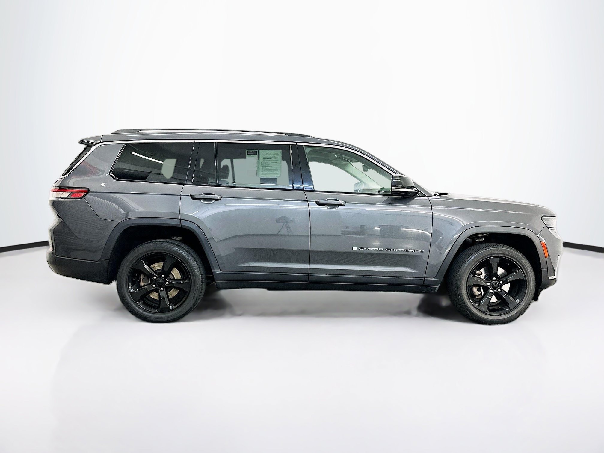 Used 2023 Jeep Grand Cherokee L Limited AWD/4WD image 10