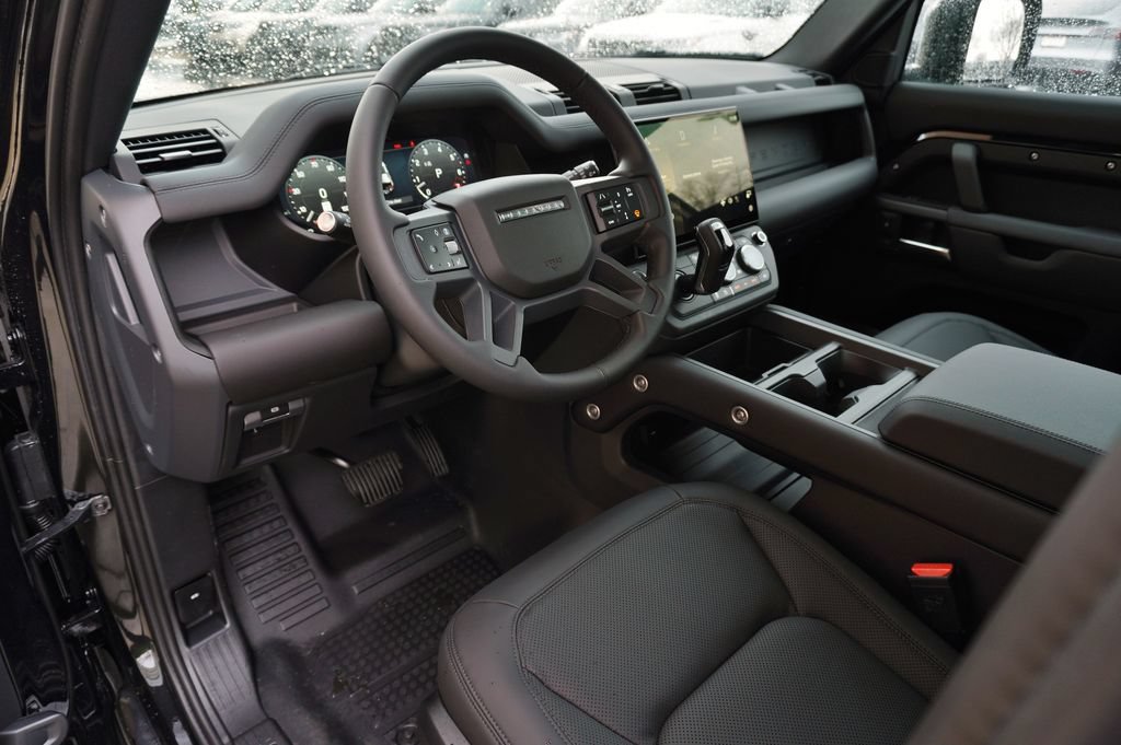 Certified 2026 Land Rover Defender 110 X-Dynamic SE AWD/4WD image 12