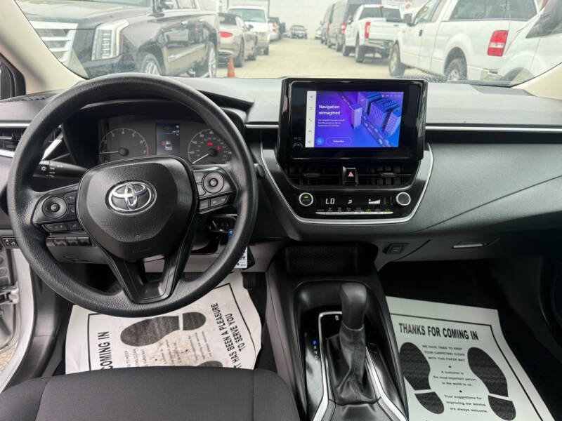 Used 2025 Toyota Corolla LE image 17