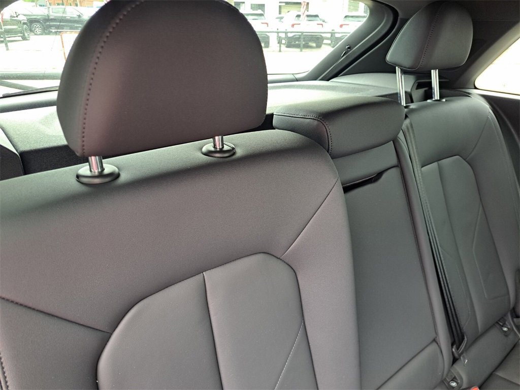 Used 2025 Audi Q3 2.0T Premium image 25