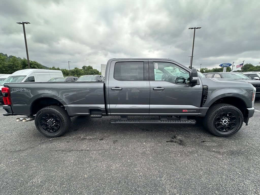 New 2026 Ford F350 Lariat w/ Black Appearance Package AWD/4WD image 4