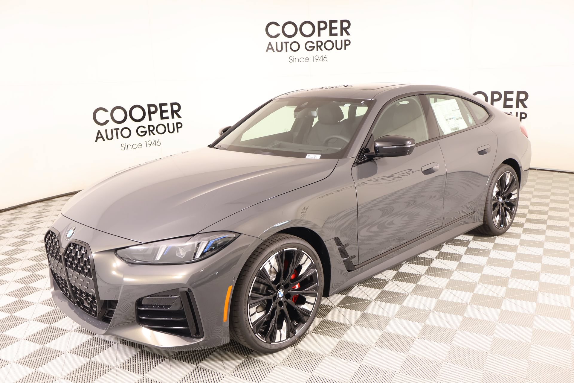 New 2026 BMW 430i xDrive w/ M Sport Package AWD/4WD image 10