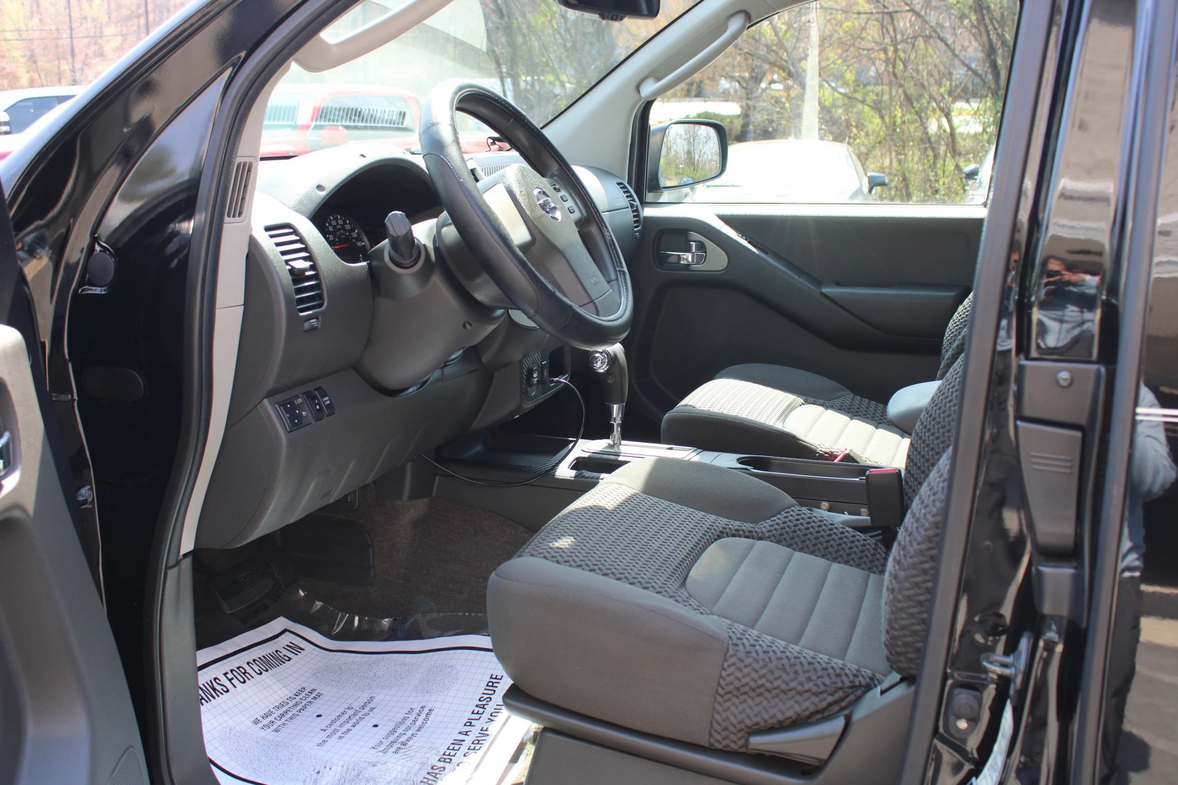 Used 2010 Nissan Frontier SE w/ SE Value Truck Pkg RWD image 18