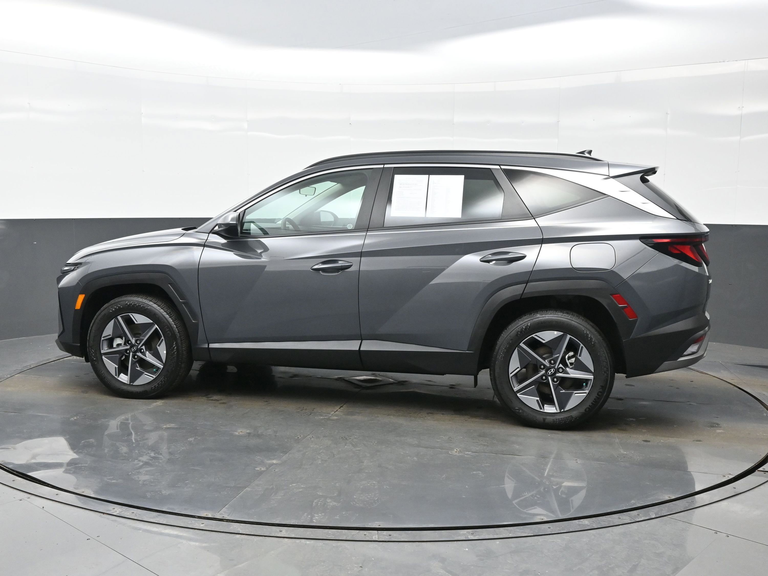 Certified 2025 Hyundai Tucson SEL image 3