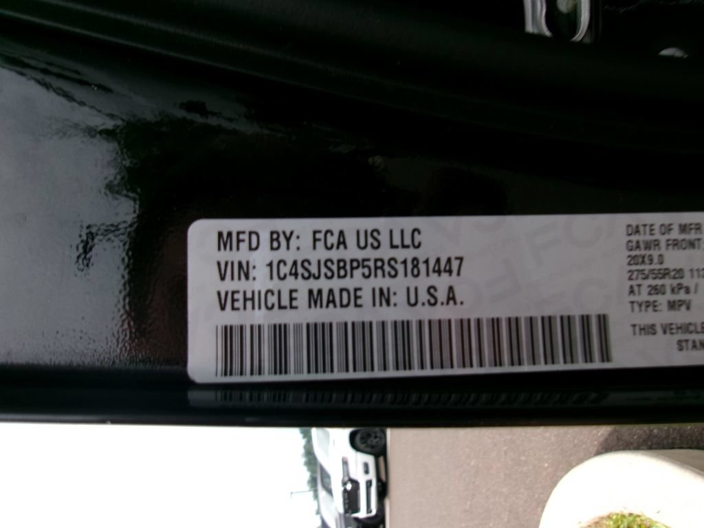 Certified 2024 Jeep Wagoneer L Series II w/ Flexible Seating Group AWD/4WD image 19