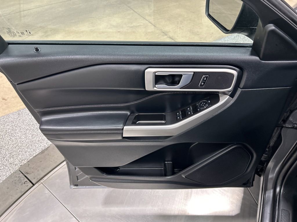 Certified 2023 Ford Explorer XLT w/ Equipment Group 202A image 15