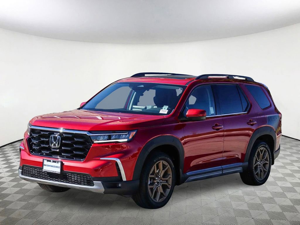 Used 2024 Honda Pilot Touring image 3
