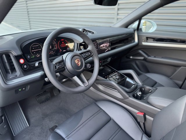 New 2026 Porsche Cayenne Coupe image 4