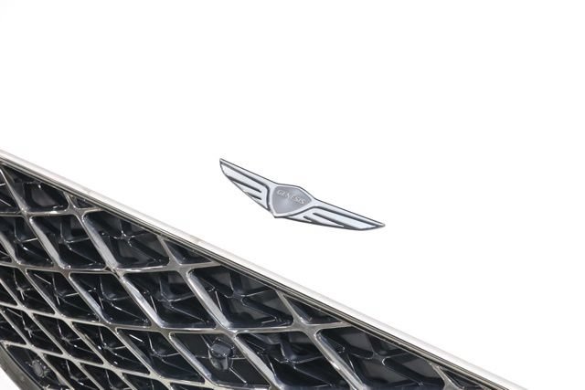 New 2026 Genesis GV70 2.5T Sport Prestige AWD/4WD image 10