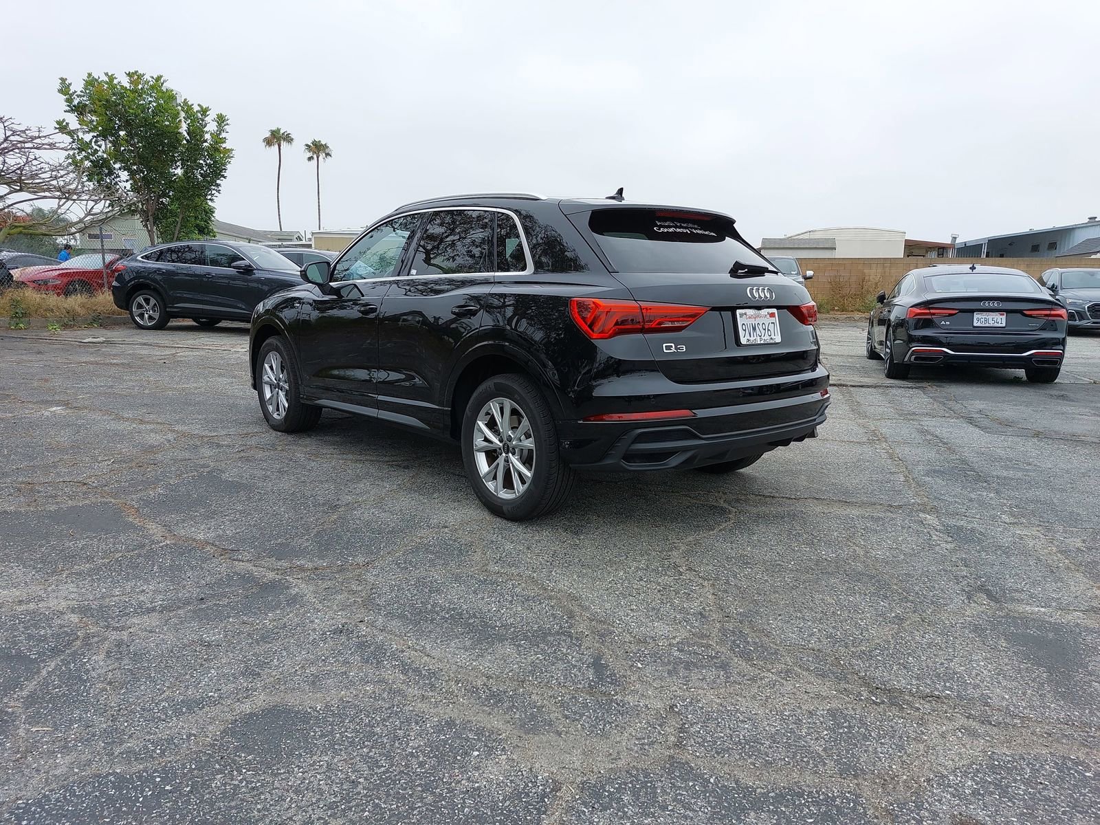 Used 2025 Audi Q3 2.0T Premium w/ Convenience Package AWD/4WD image 4