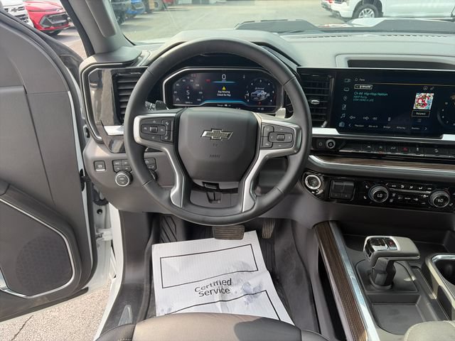Used 2024 Chevrolet Silverado 1500 LT Trail Boss w/ Convenience Package II AWD/4WD image 13