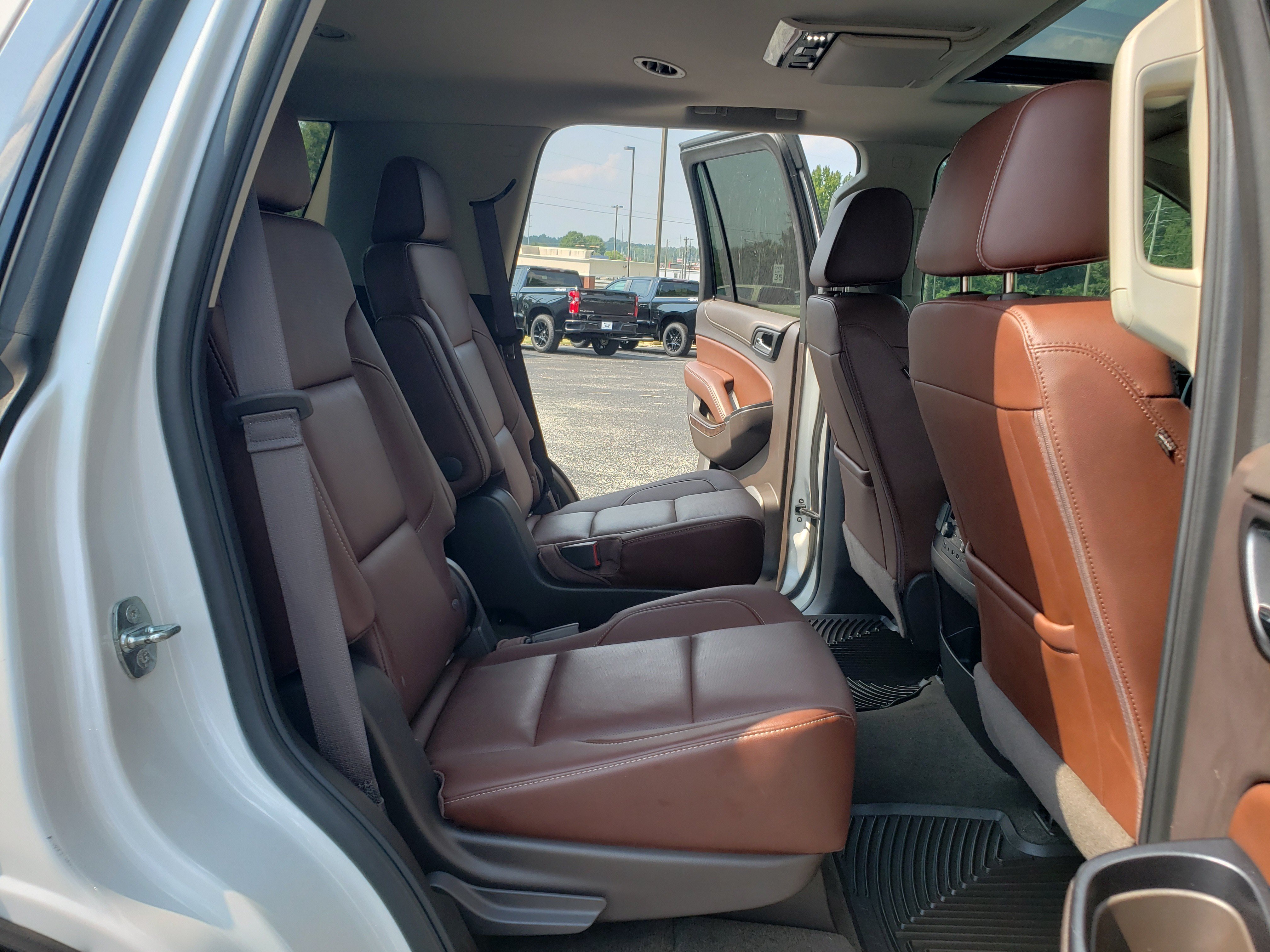 Used 2018 Chevrolet Tahoe Premier RWD image 28
