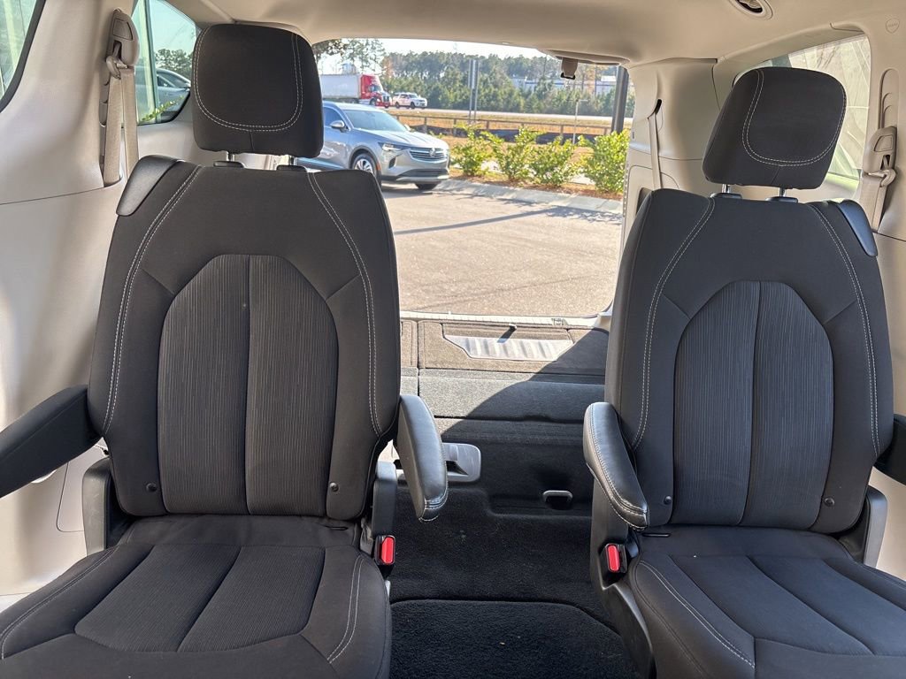 Used 2024 Chrysler Voyager LX FWD image 22