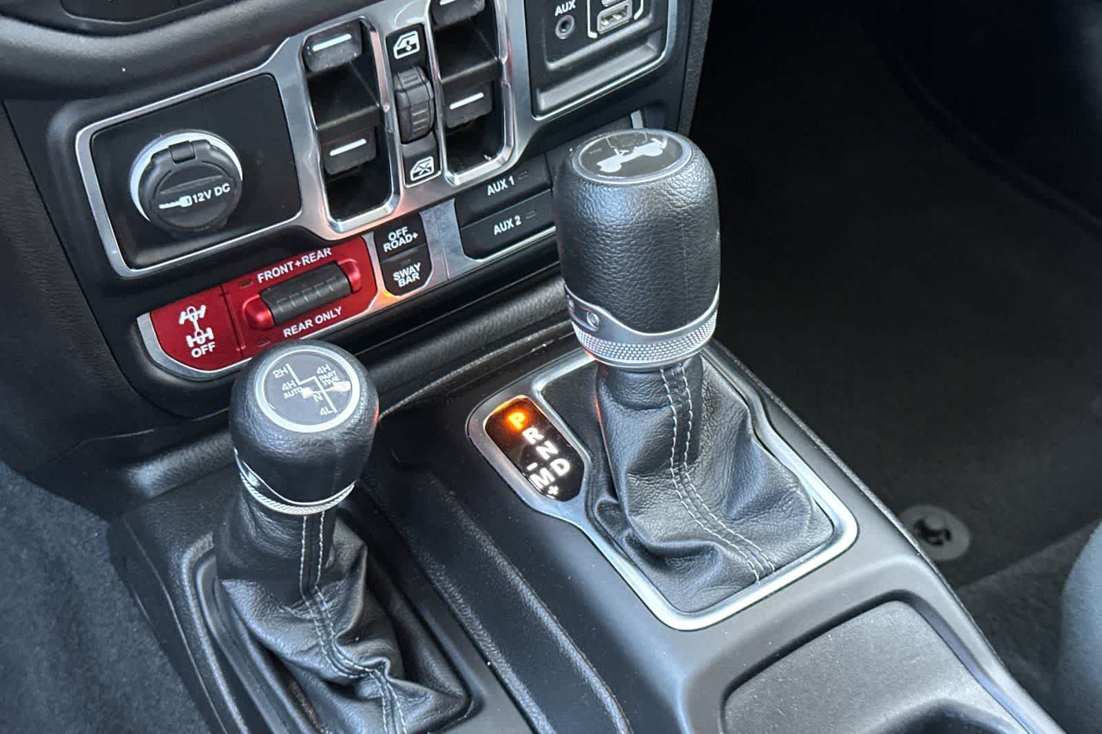 Used 2024 Jeep Wrangler Unlimited Rubicon 4xe AWD/4WD image 23