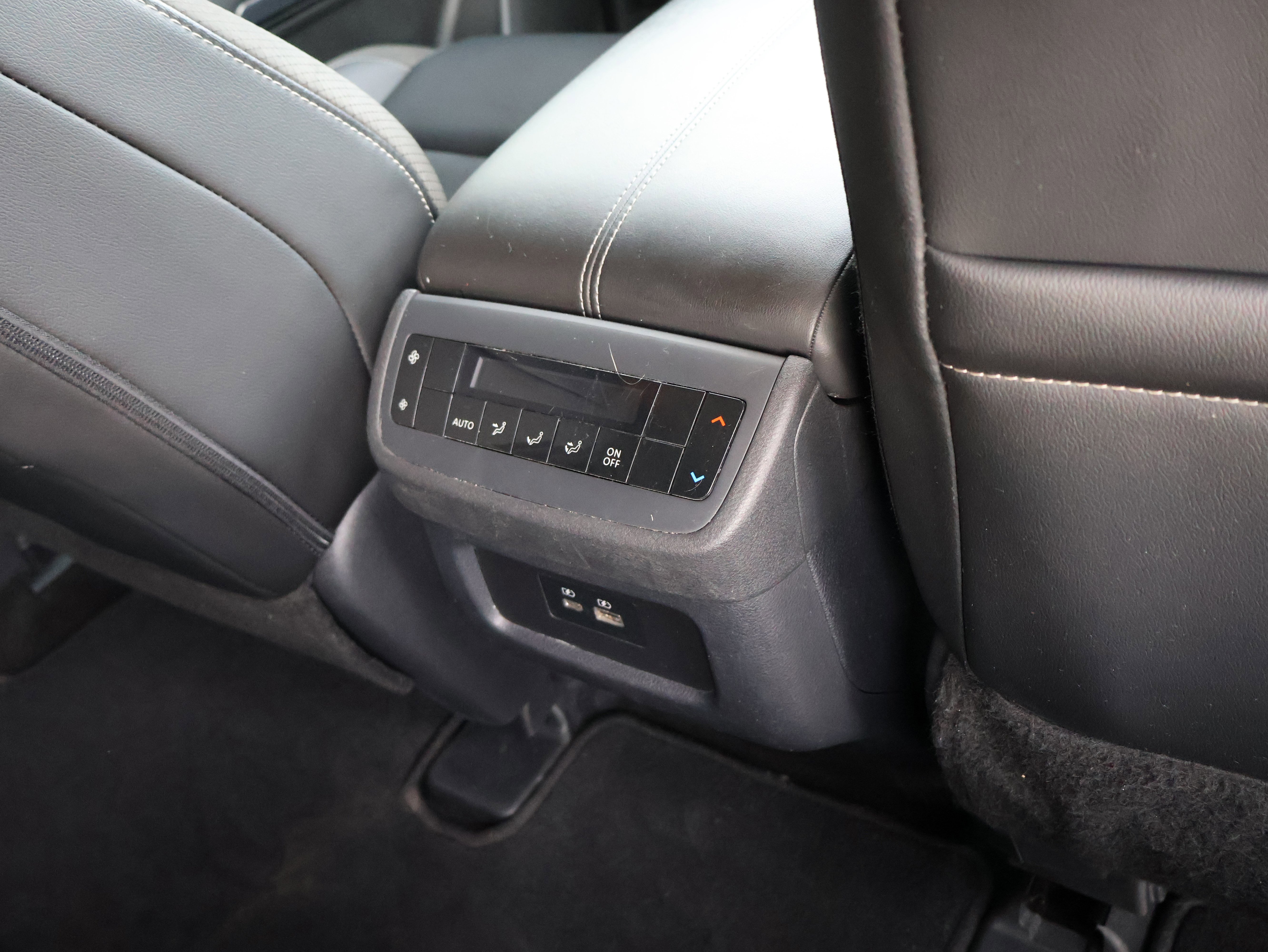 Used 2024 Nissan Pathfinder SL image 16