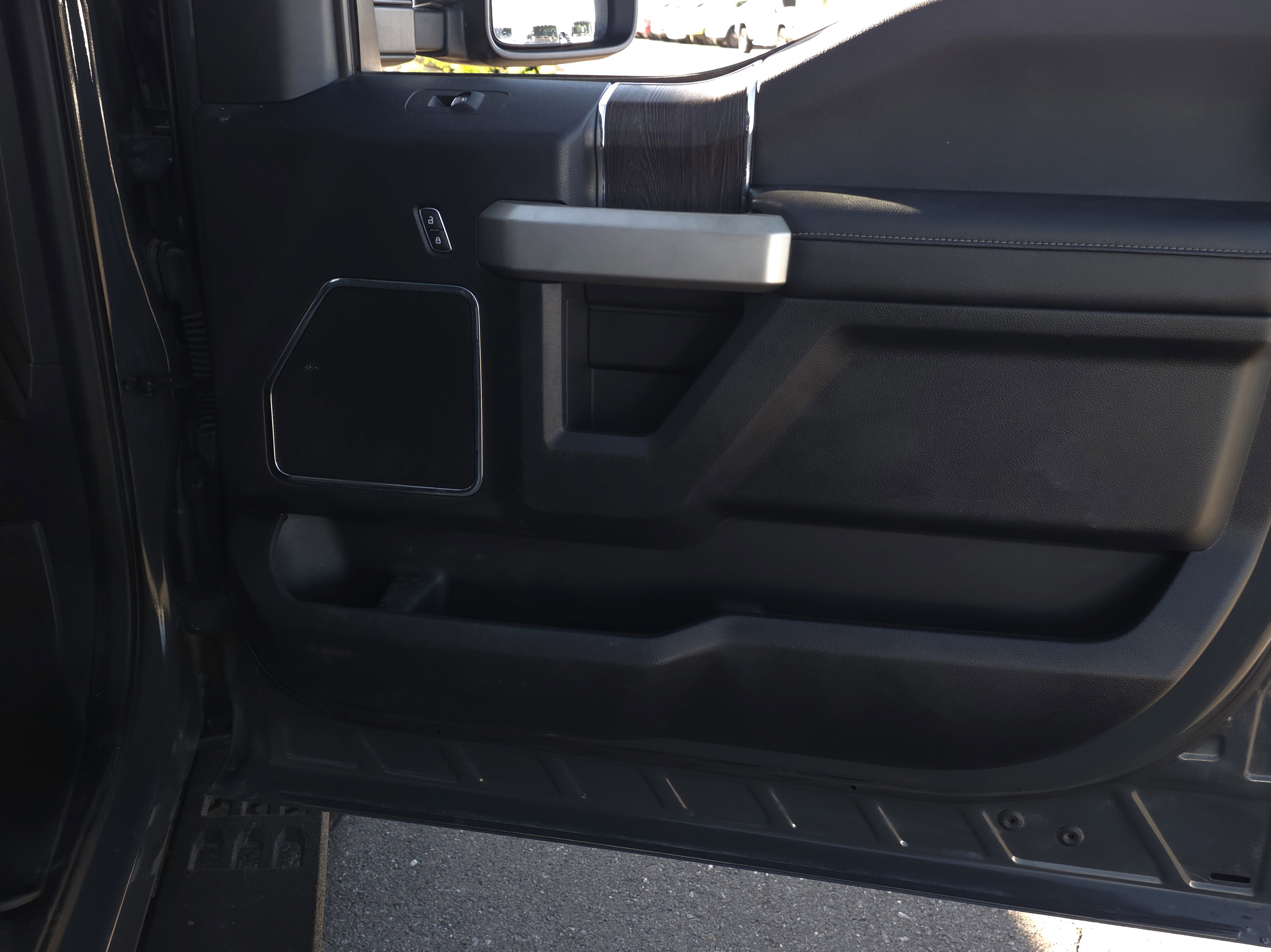 Used 2021 Ford F250 Lariat w/ Tremor Off-Road Package image 33