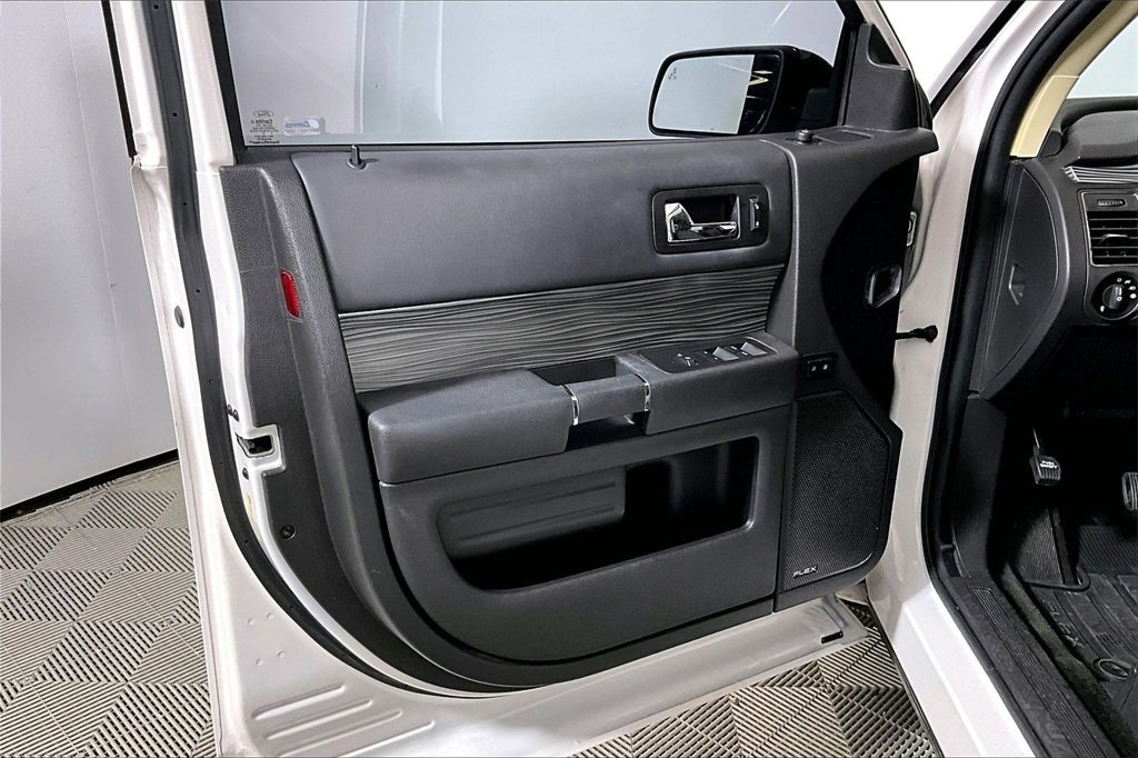 Used 2017 Ford Flex SEL w/ Equipment Group 202A image 18
