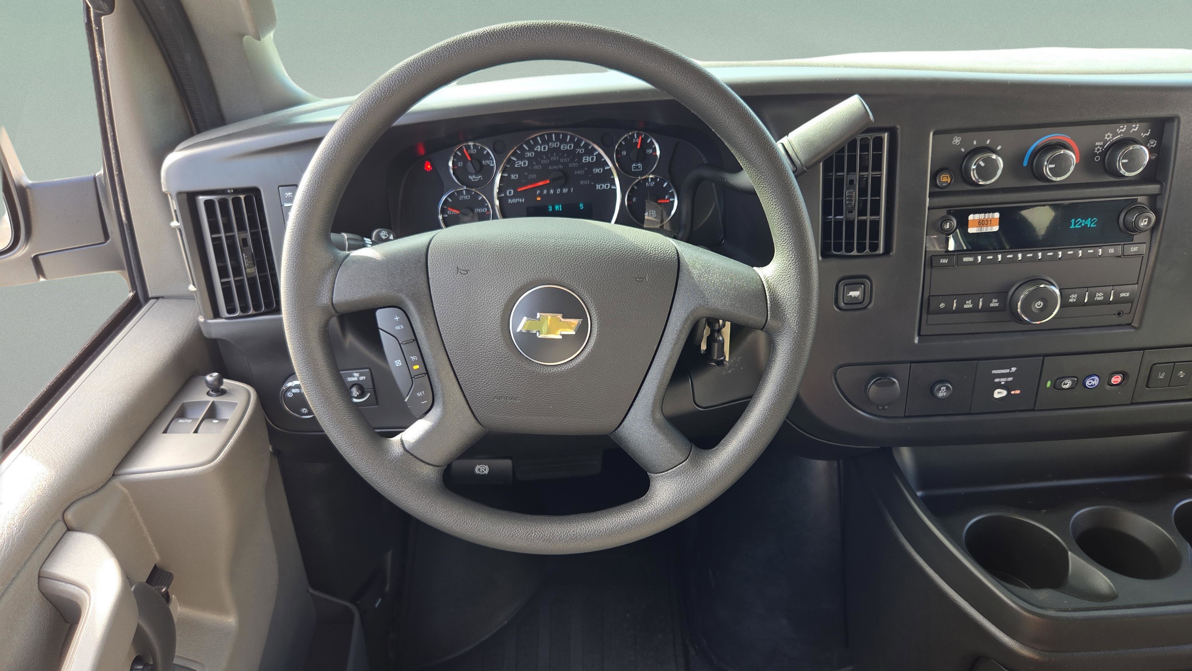 New 2026 Chevrolet Express 2500 LT w/ LT Preferred Equipment Group image 10