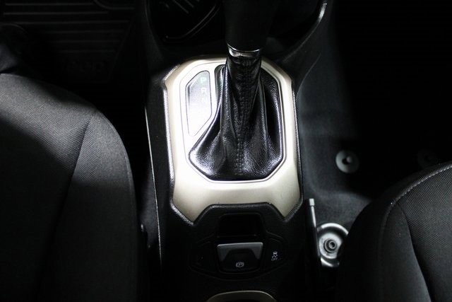 Used 2015 Jeep Renegade Sport w/ Power & Air Group image 11