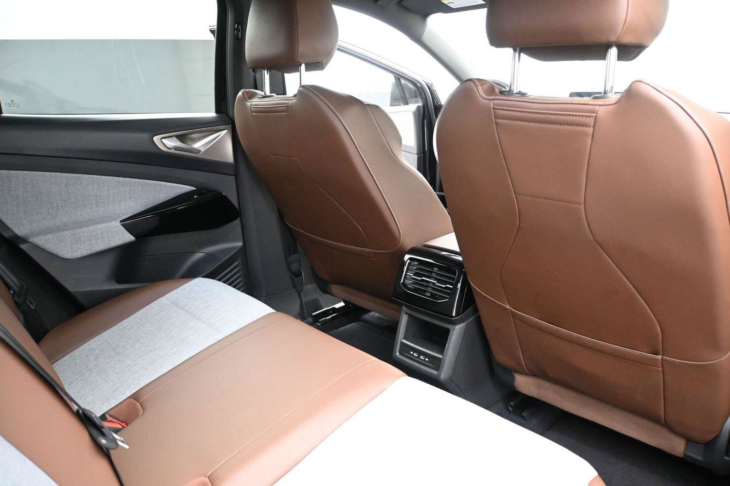 Certified 2024 Volkswagen ID.4 2WD image 22