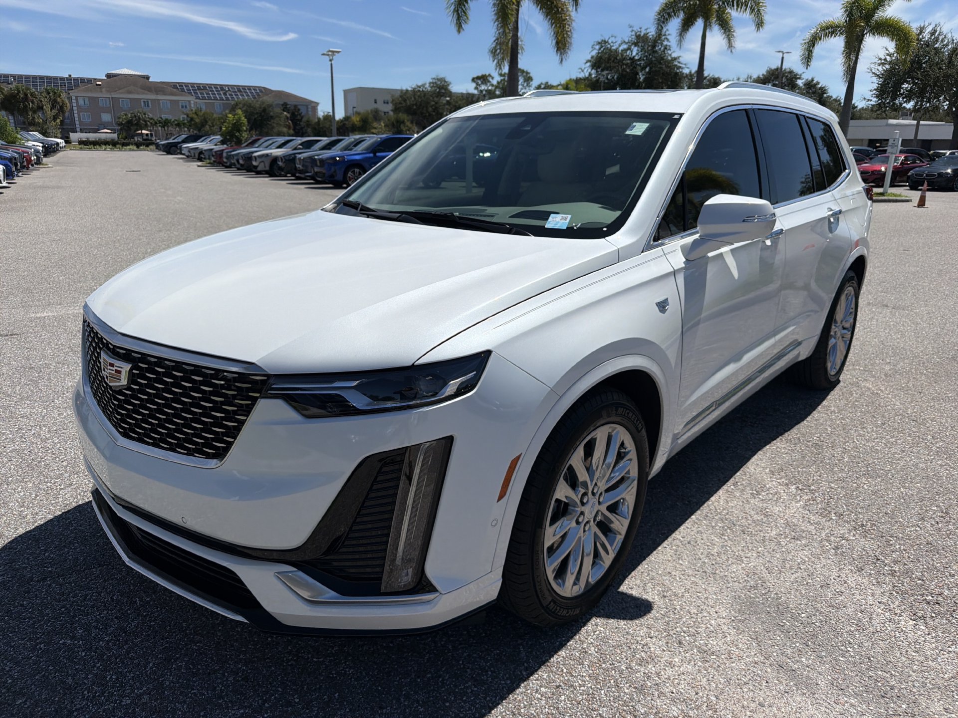 Used 2024 Cadillac XT6 Premium Luxury w/ Technology Package FWD image 8