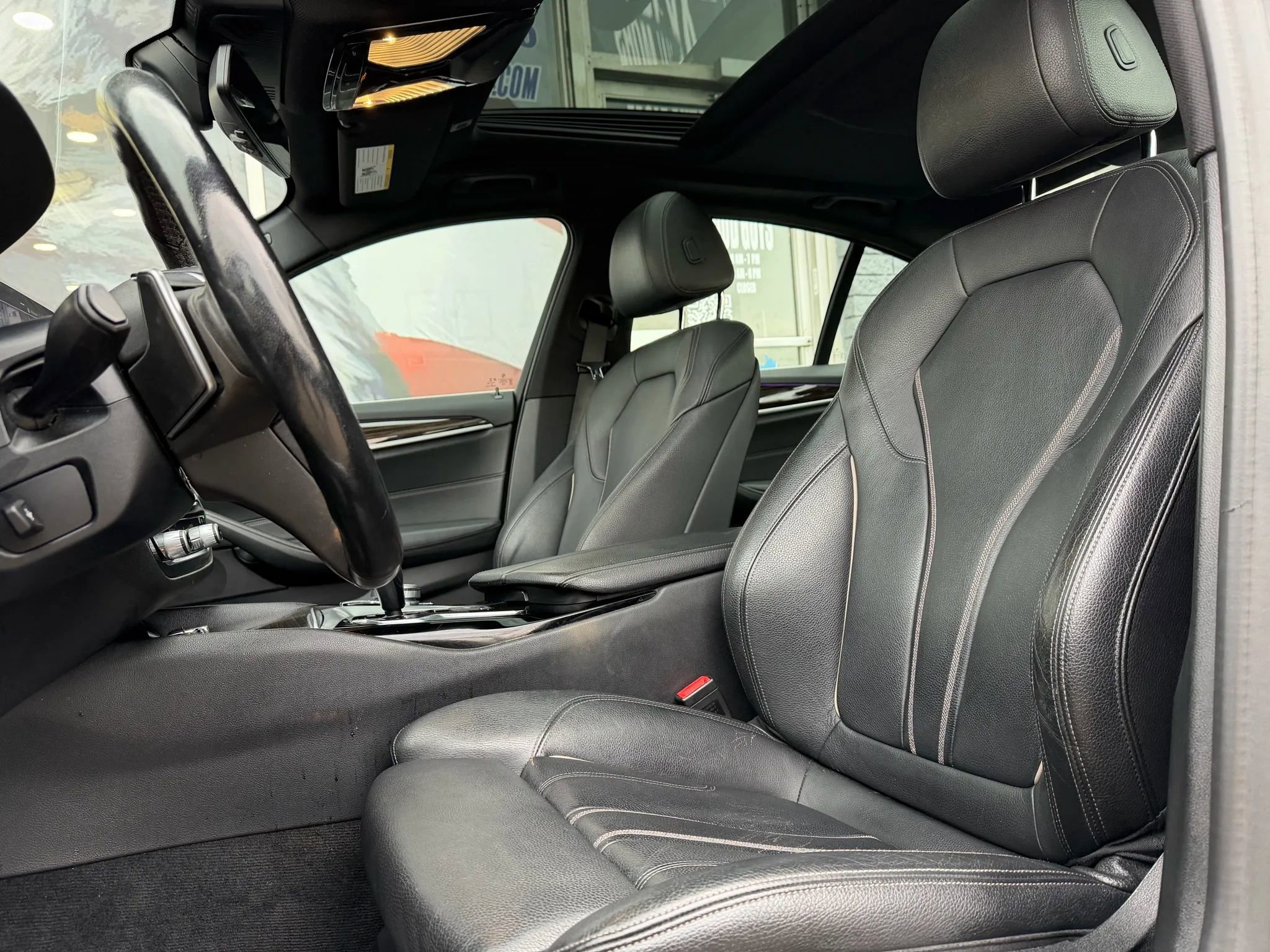 Used 2020 BMW 530i xDrive w/ Convenience Package AWD/4WD image 10