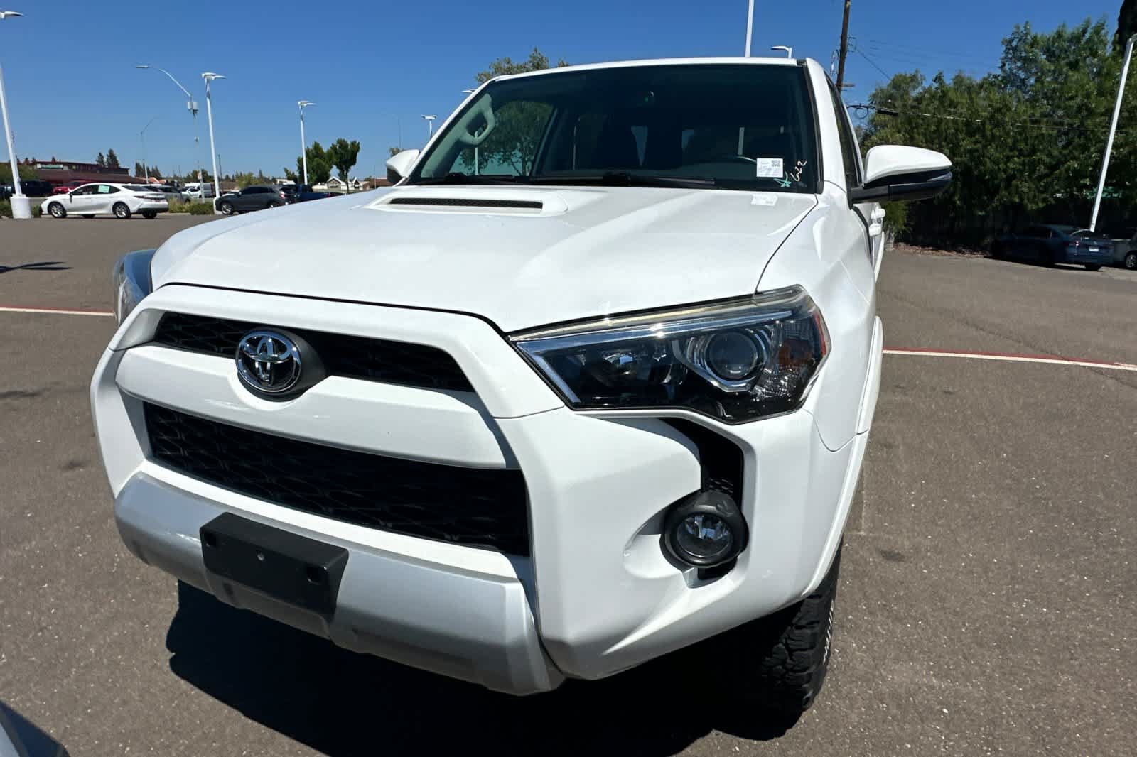 Used 2016 Toyota 4Runner Trail Premium AWD/4WD image 2