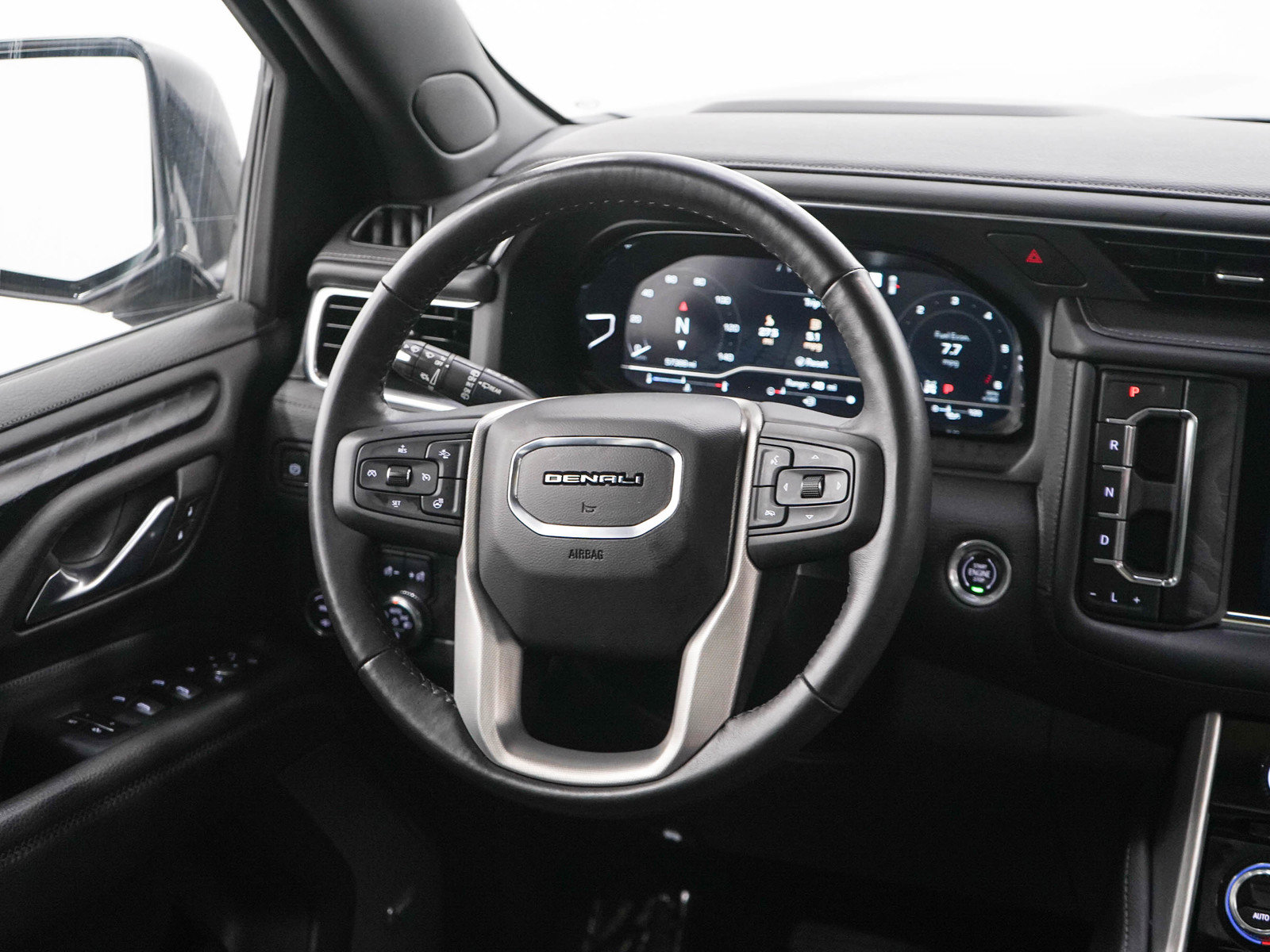 Used 2022 GMC Yukon Denali w/ Denali Premium Package AWD/4WD image 15