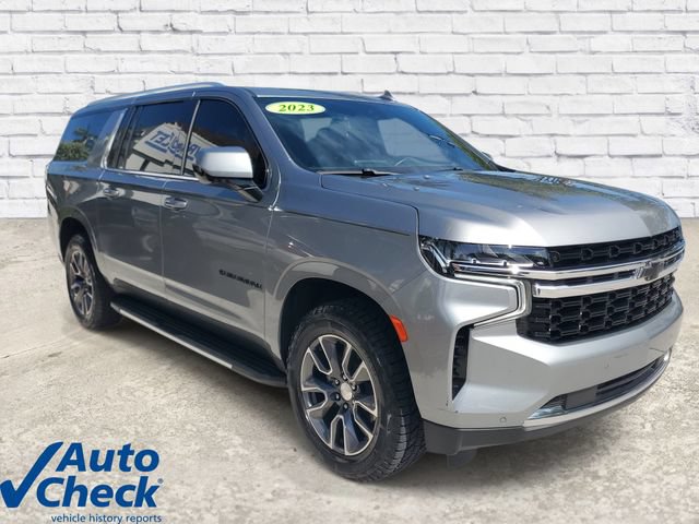 Used 2023 Chevrolet Suburban LS RWD image 5