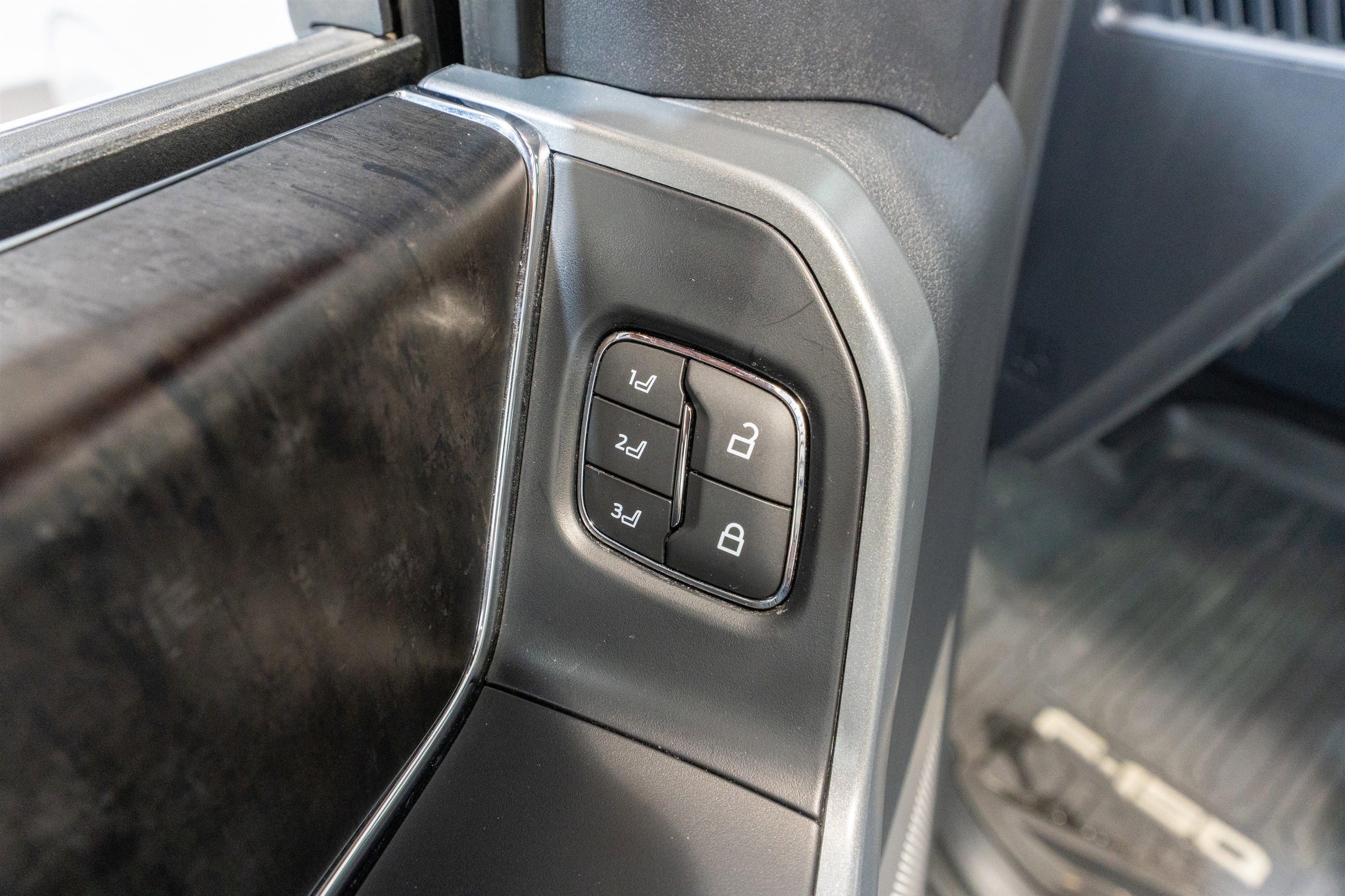 Used 2023 Ford F150 Lariat w/ Equipment Group 502A High AWD/4WD image 17