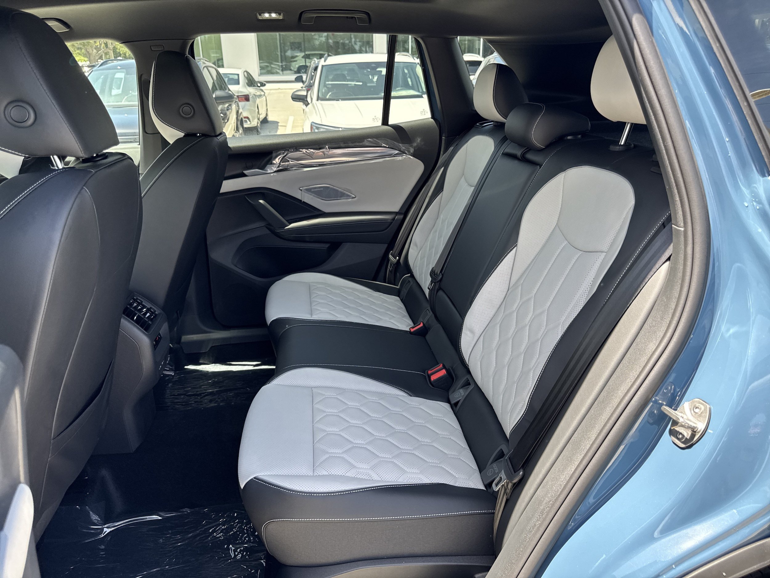 New 2026 Volkswagen Tiguan SEL R-Line AWD/4WD image 19