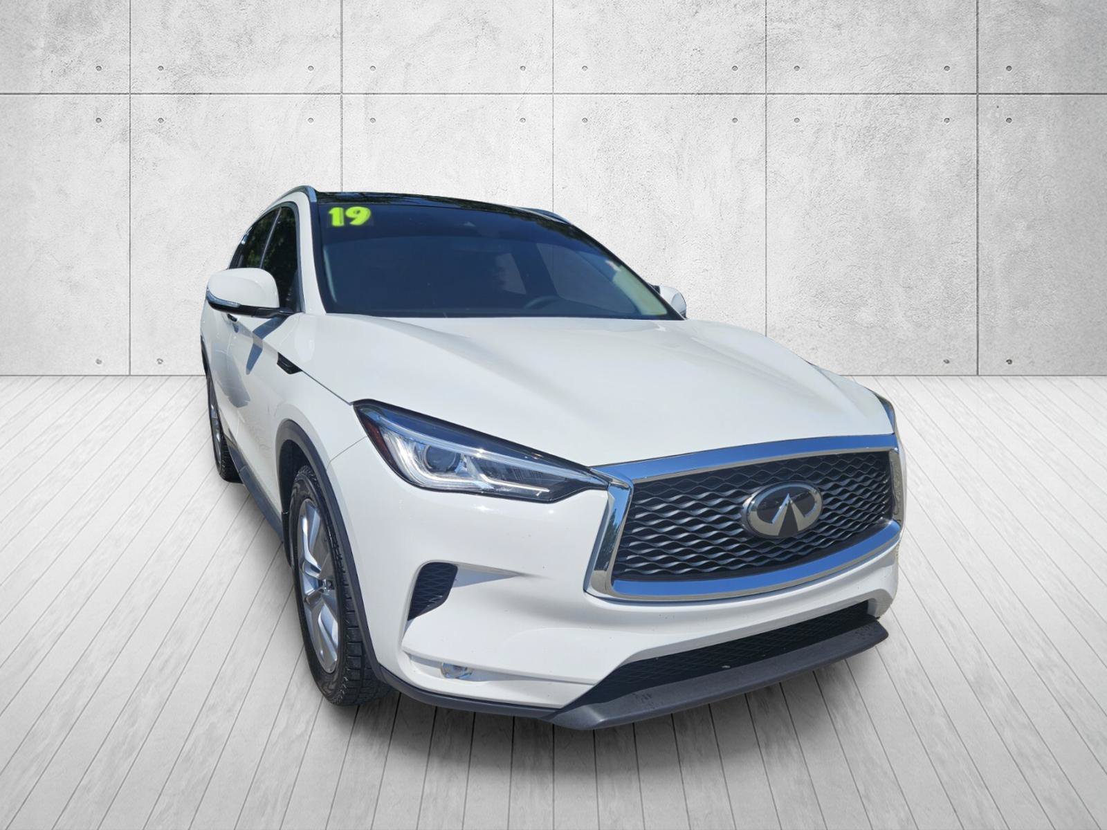 Used 2019 INFINITI QX50 Luxe FWD image 3
