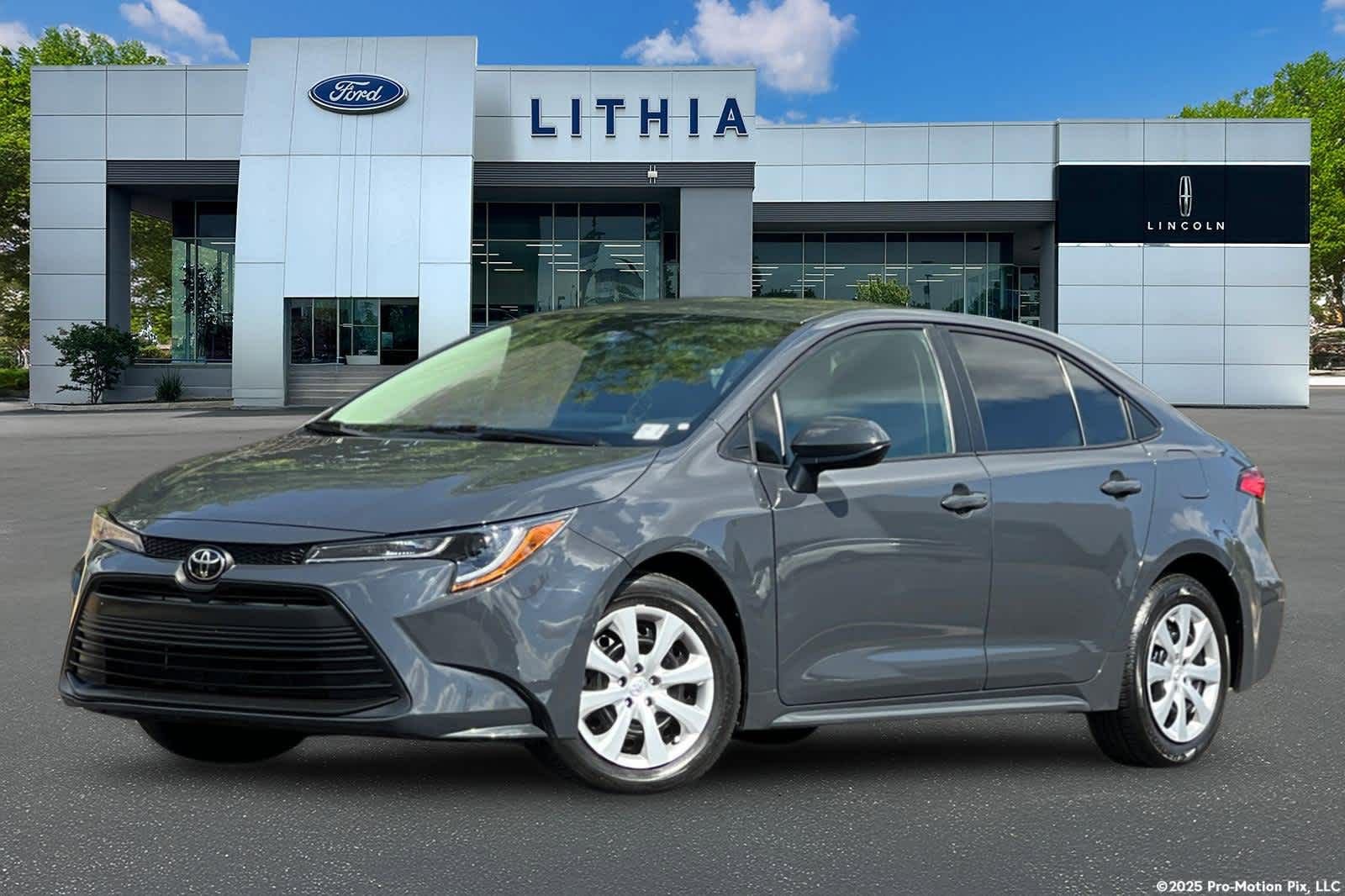 Used 2024 Toyota Corolla LE FWD image 1