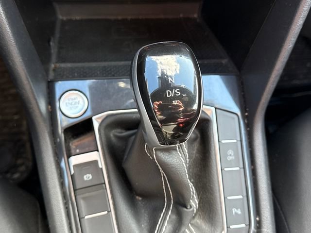 Used 2024 Volkswagen Tiguan SE R-Line image 30