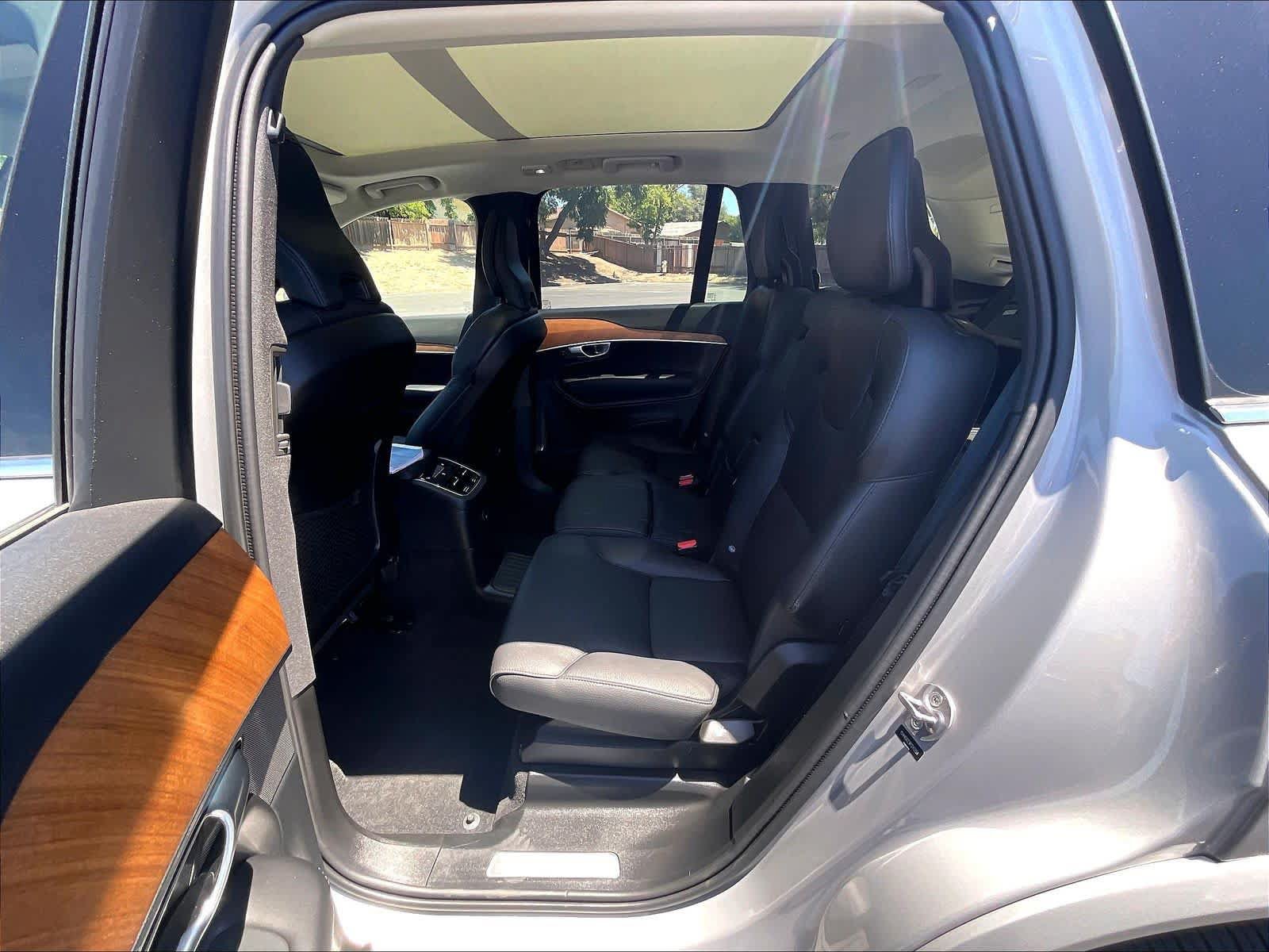 Used 2024 Volvo XC90 T8 Plus w/ Protection Package Premier AWD/4WD image 29