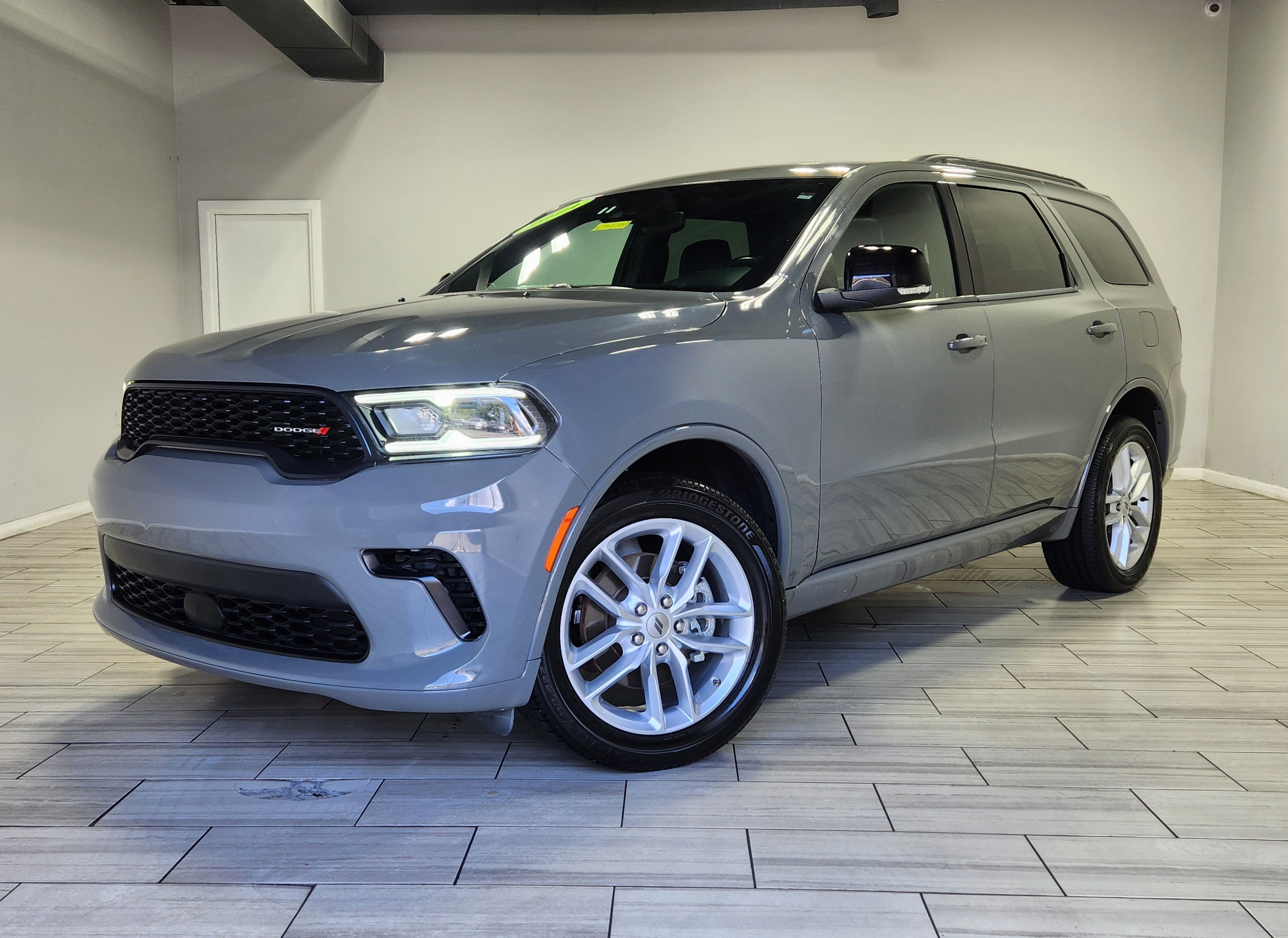Used 2024 Dodge Durango GT image 1