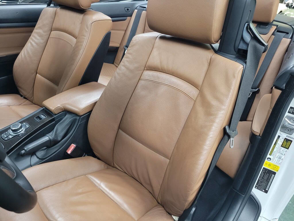 Used 2012 BMW 328i Convertible image 34