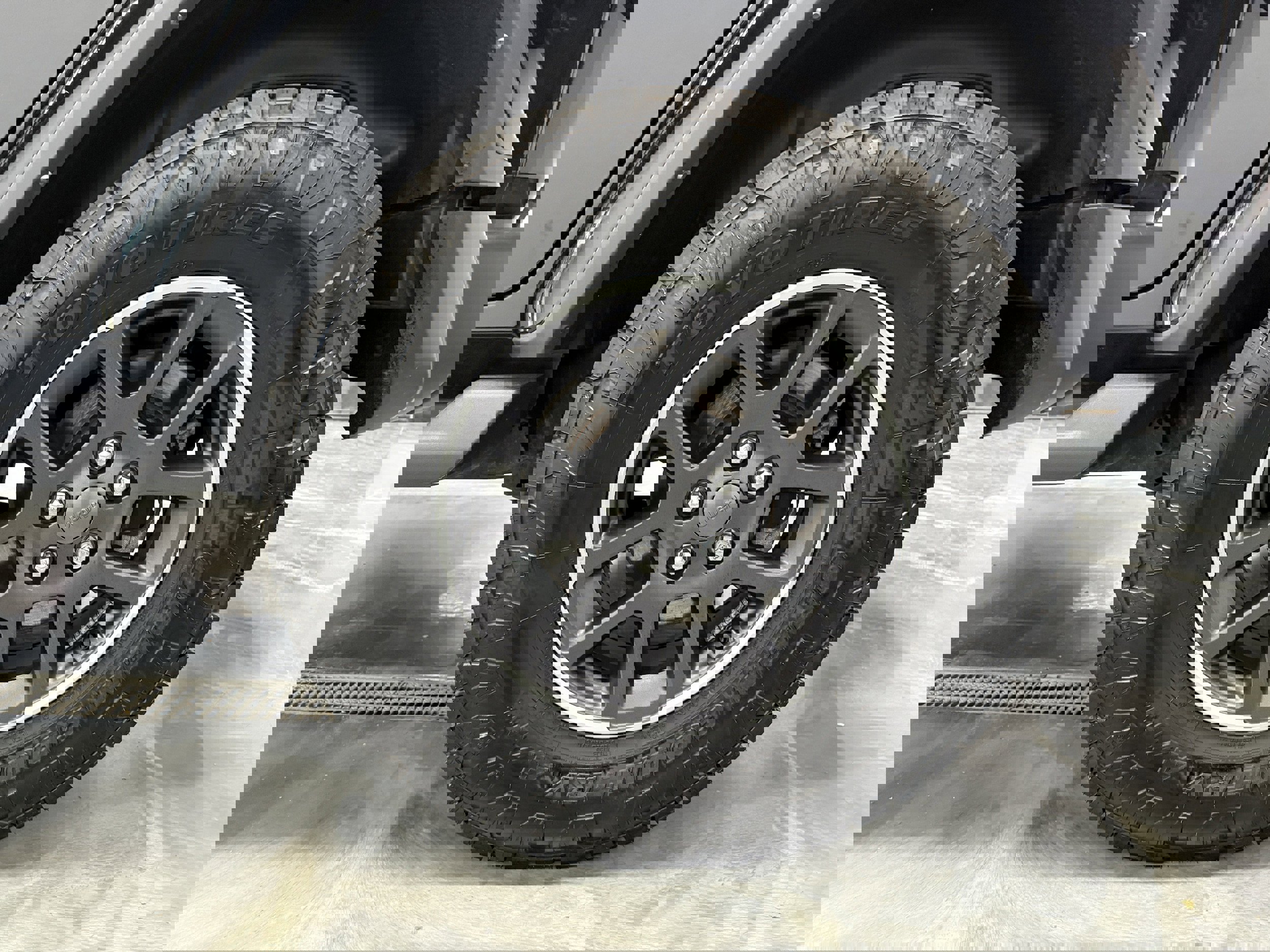 Used 2021 Jeep Wrangler Unlimited Sahara image 28