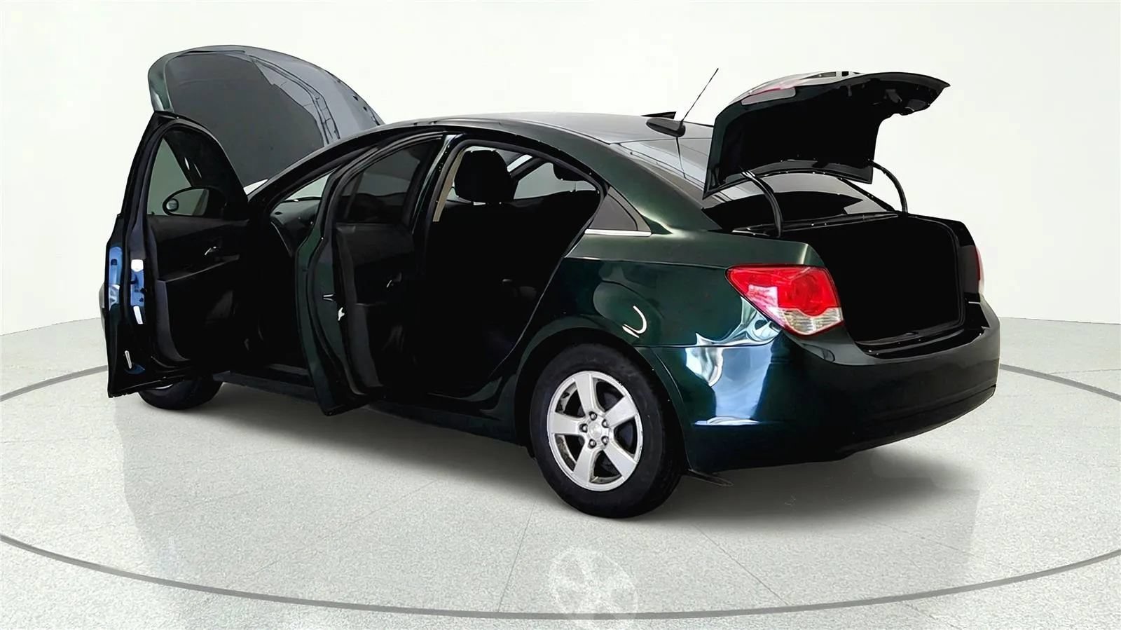 Used 2015 Chevrolet Cruze LT FWD image 10