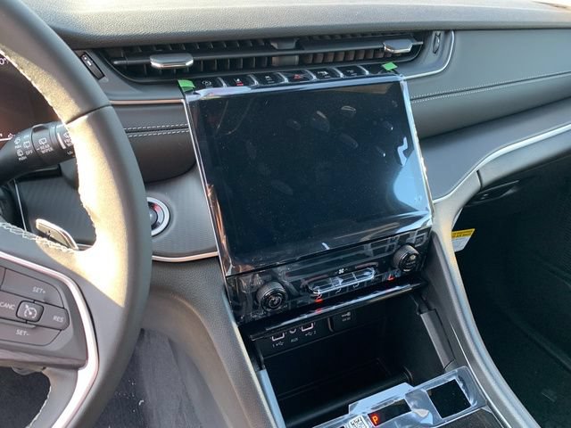 New 2027 Jeep Grand Cherokee Laredo AWD/4WD image 19