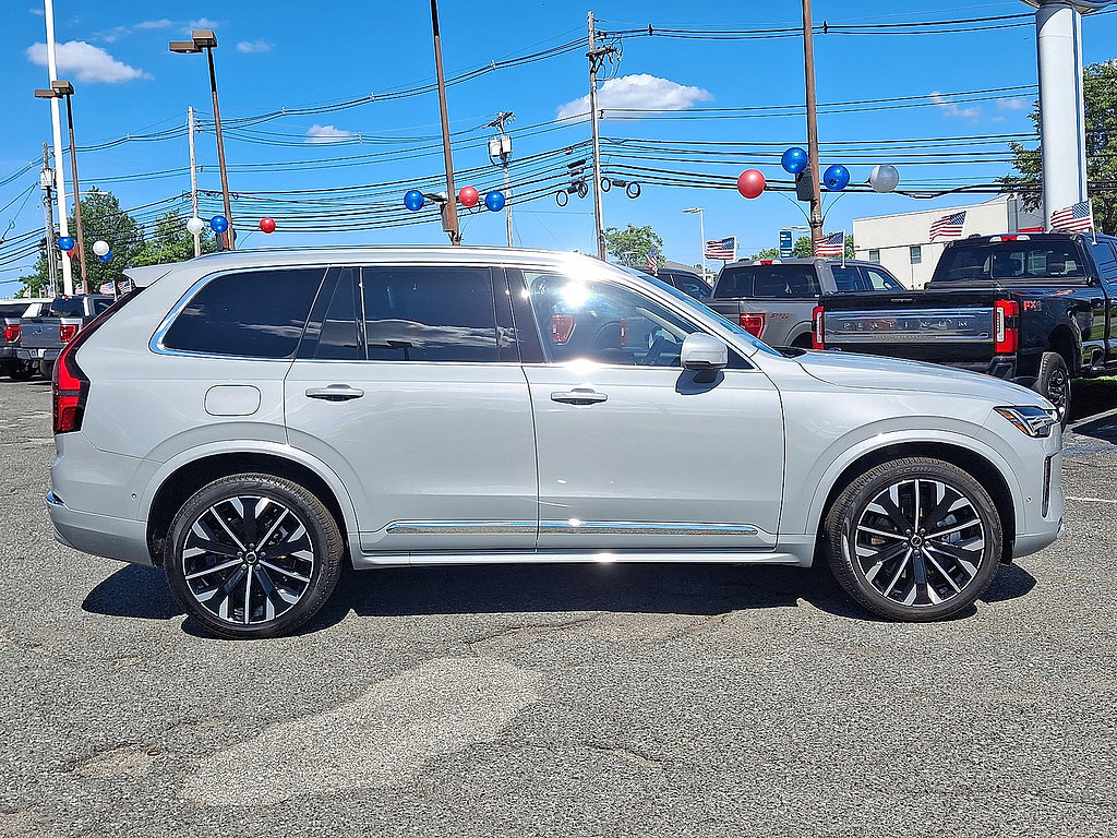 Used 2025 Volvo XC90 T8 Plus w/ Protection Package Premier AWD/4WD image 32