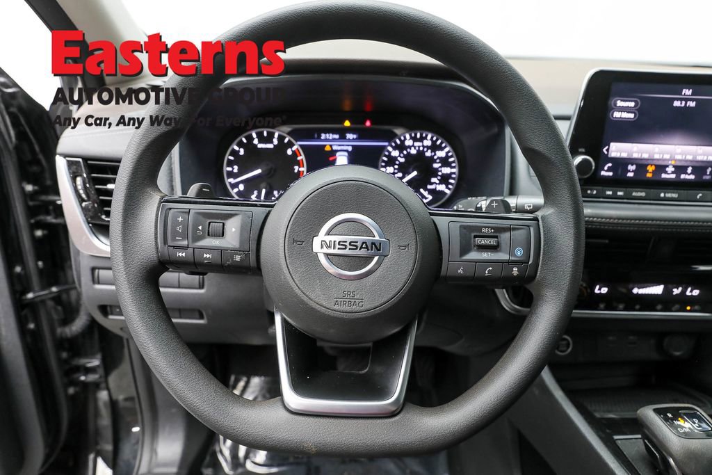 Used 2021 Nissan Rogue SV image 10